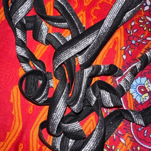 IHEARTRAVES SILVER & BLACK LEG WRAPS - Picture 3 of 4